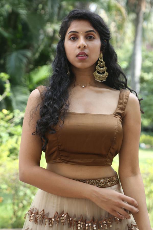 sravanthi-prattipati-stills-6.jpg