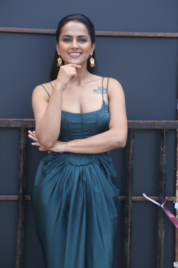 Sreddha Srinath Stills
