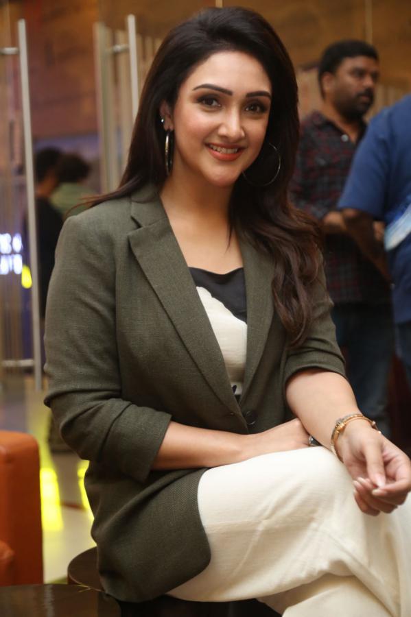 sri-devi-vijay-kumar-stills-14.jpg