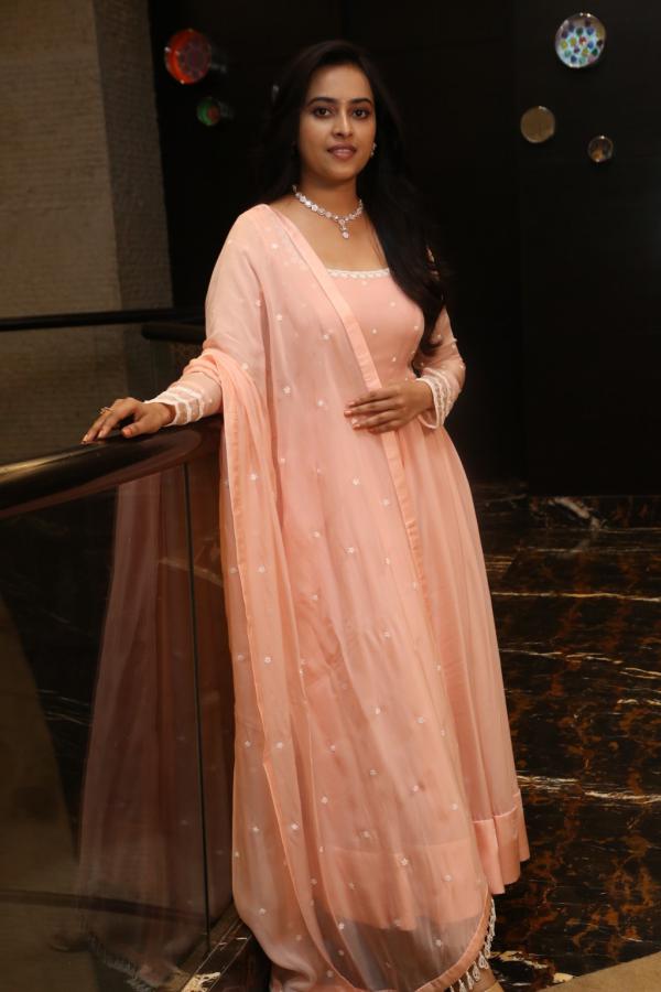 sri-divya-stills-2-23.jpg