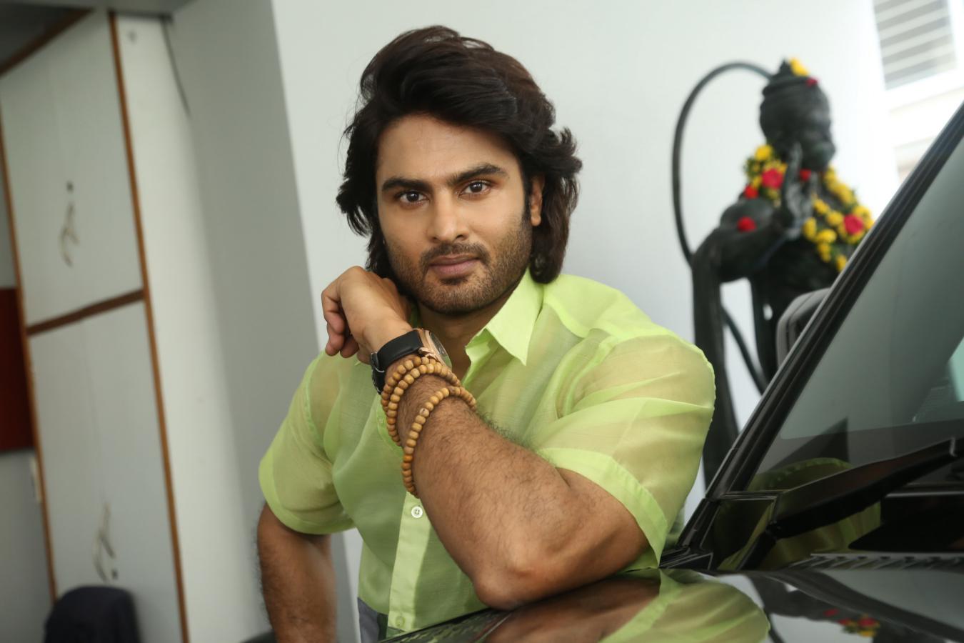 sudheer-babu-stills-6-11.jpg