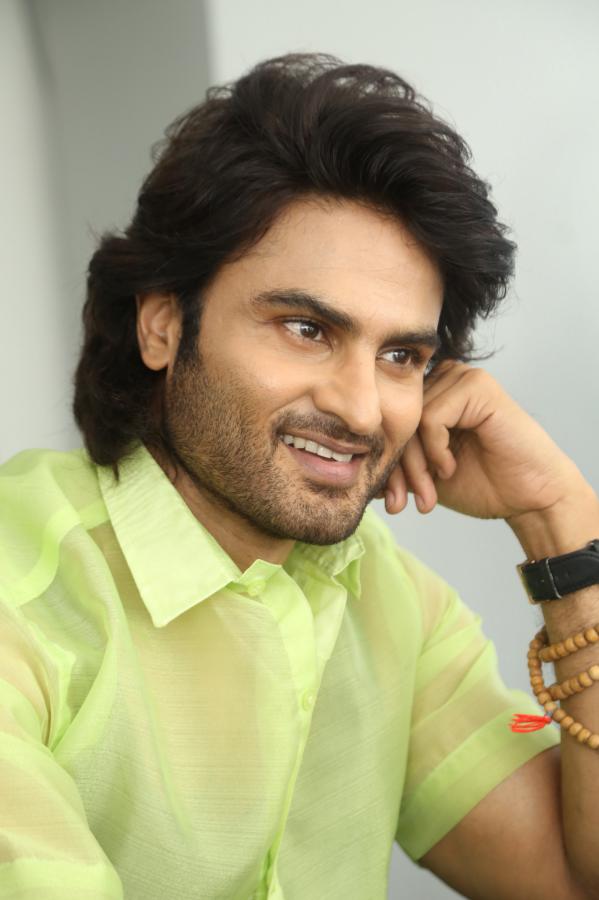 sudheer-babu-stills-6-14.jpg