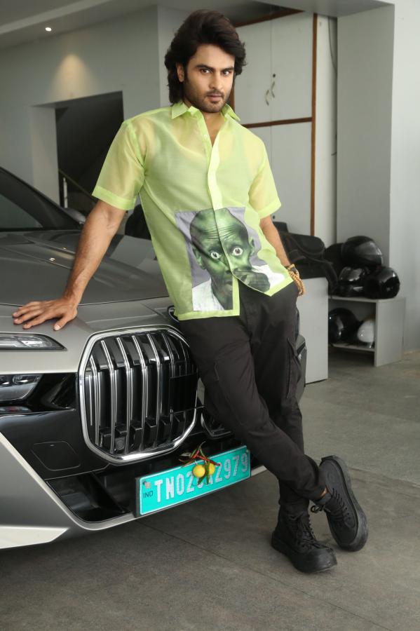 sudheer-babu-stills-6-23.jpg