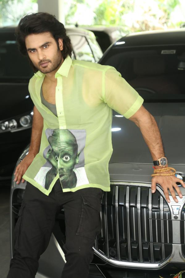 sudheer-babu-stills-6-26.jpg