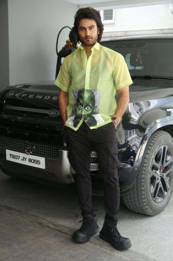sudheer-babu-stills-6-4.jpg
