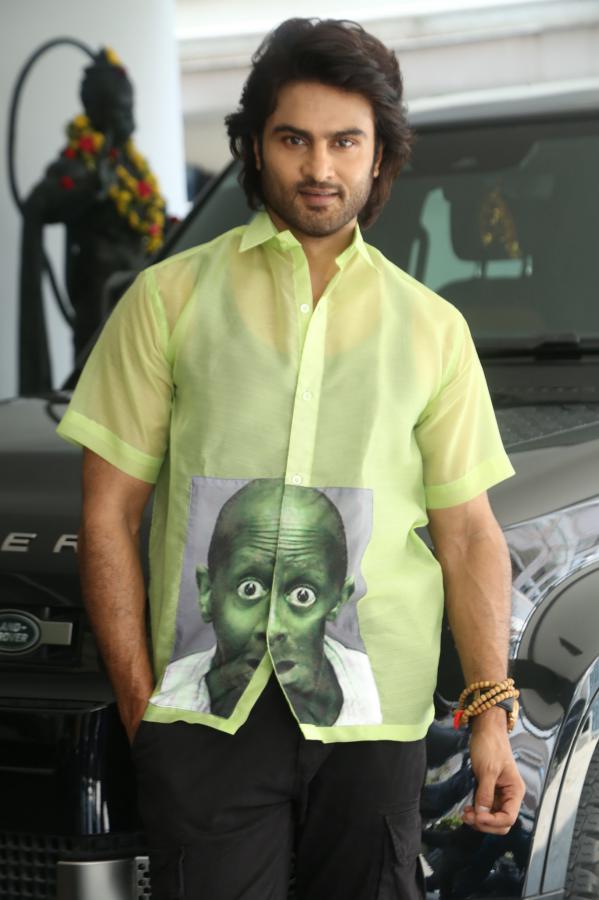 sudheer-babu-stills-6-5.jpg
