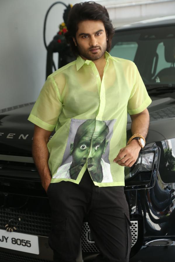sudheer-babu-stills-6-7.jpg