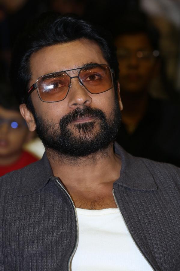 suriya-stills-2-8.jpg