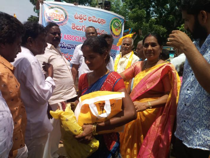 tana-foundation-distribution-rice-bags-in-vij-13-sept-2024-8.jpg