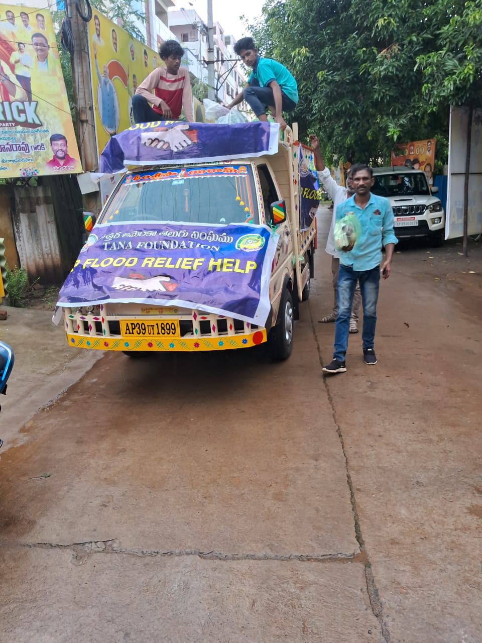 tana-foundation-flood-relief-in-vij-4-sept-2024-2.jpg