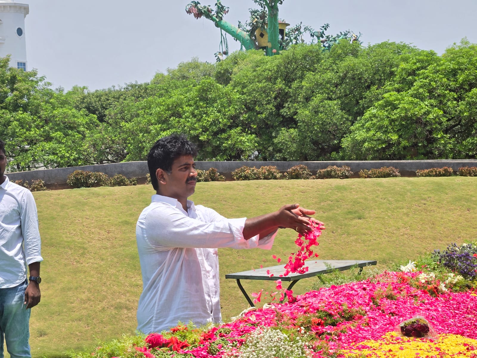 tana-leaders-pay-tributes-to-ntr-28-may-2024-7.jpg