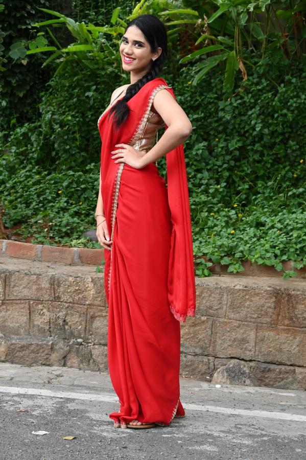 tanvi-akaanksha-stills-14.jpg