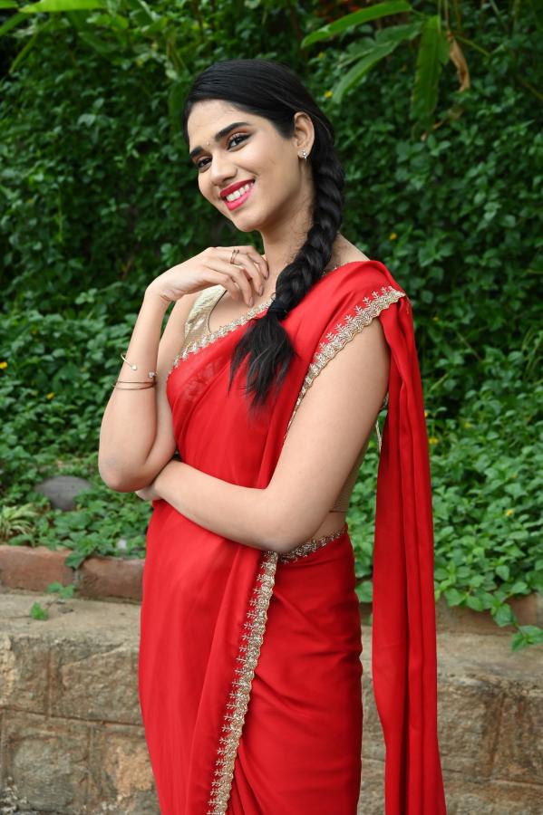 tanvi-akaanksha-stills-7.jpg