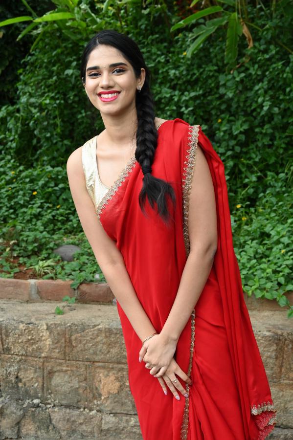 tanvi-akaanksha-stills-8.jpg