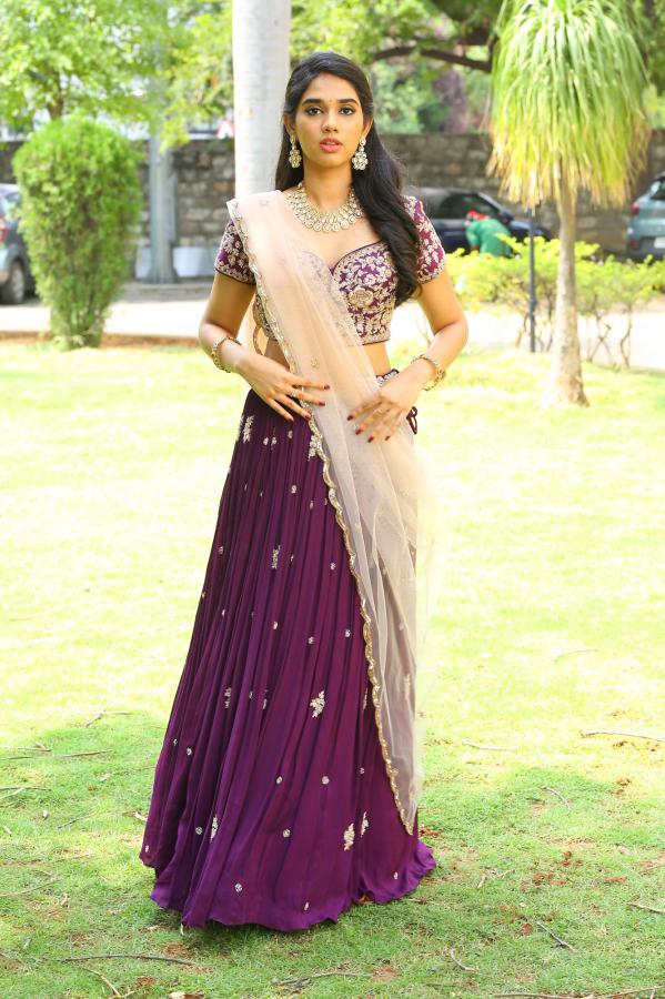 tanvi-akanksha-stills-19.jpg