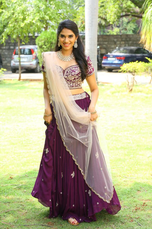 tanvi-akanksha-stills-20.jpg