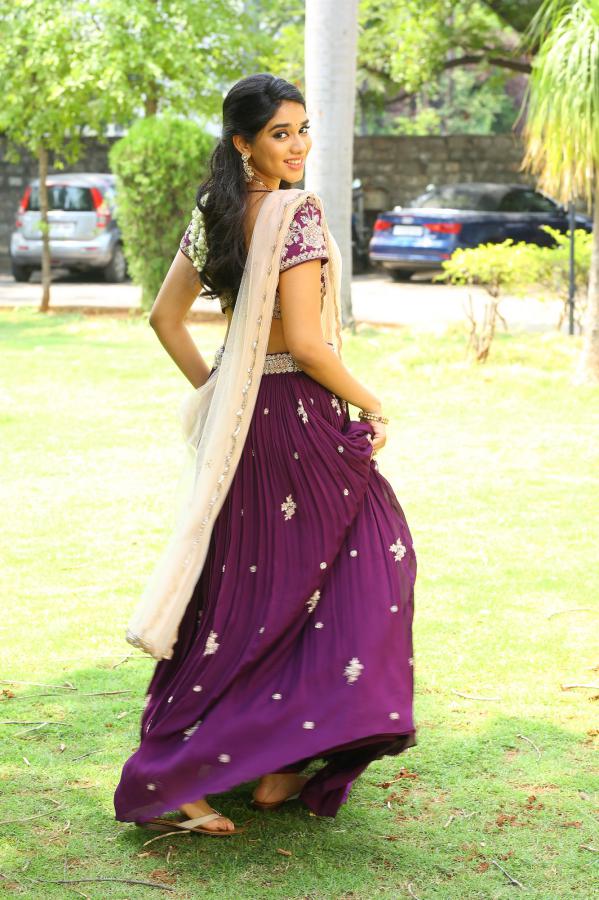 tanvi-akanksha-stills-21.jpg