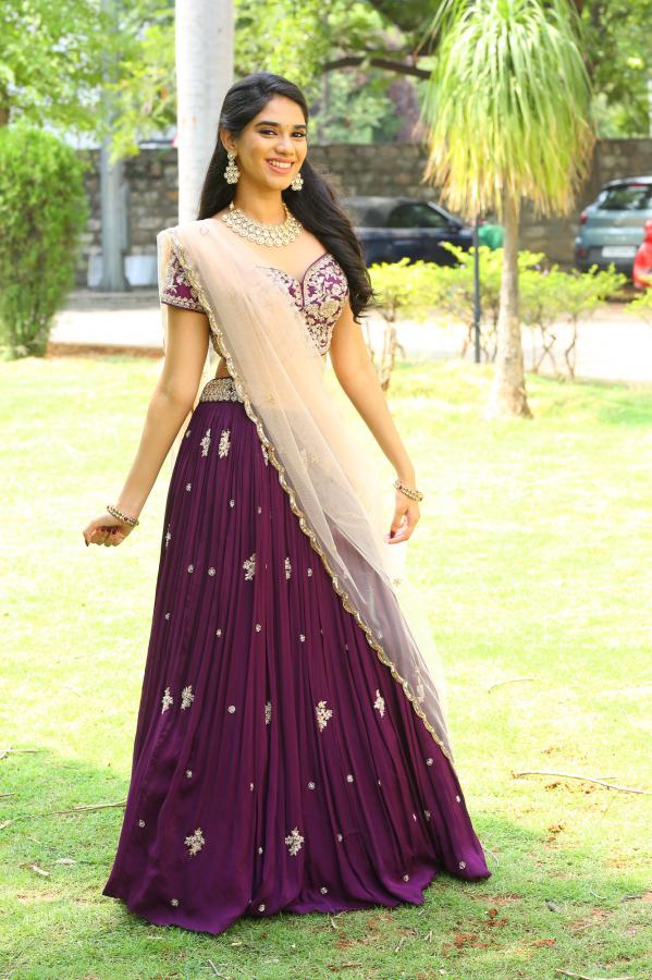 tanvi-akanksha-stills-22.jpg