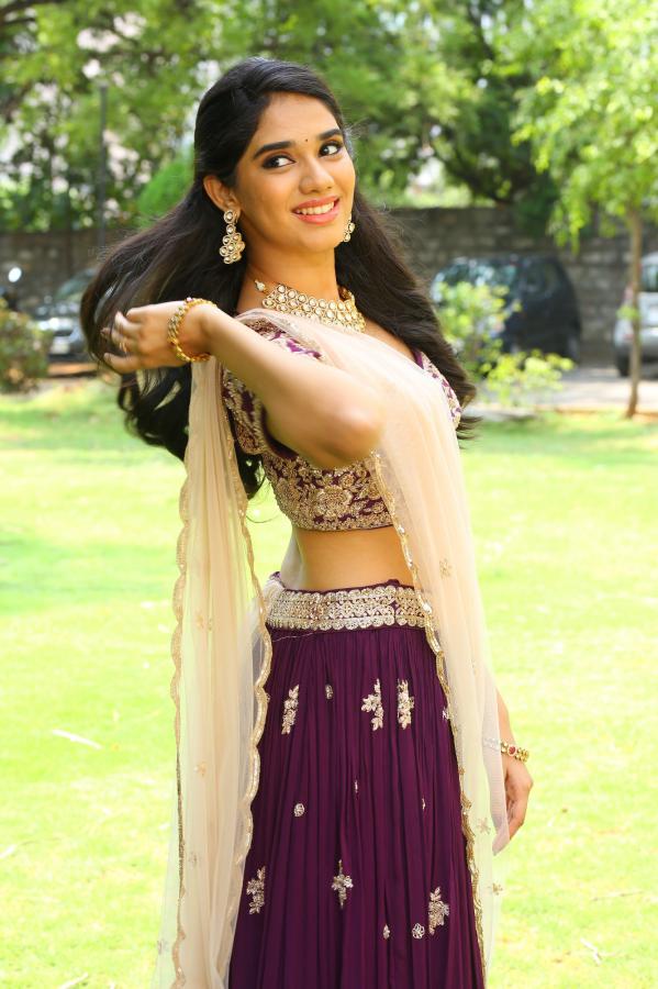 tanvi-akanksha-stills-6.jpg