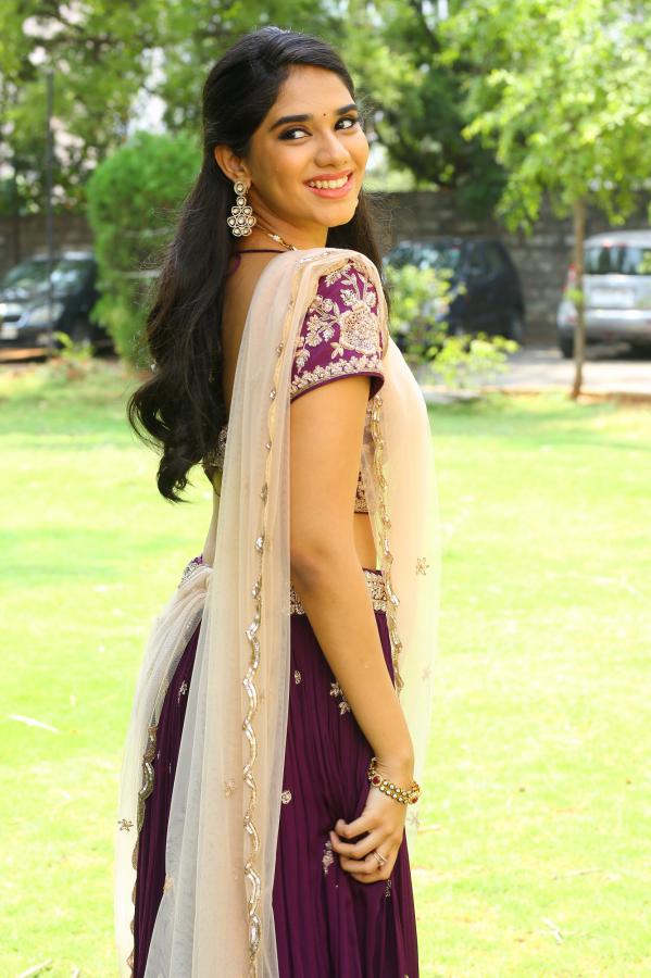 tanvi-akanksha-stills-7.jpg