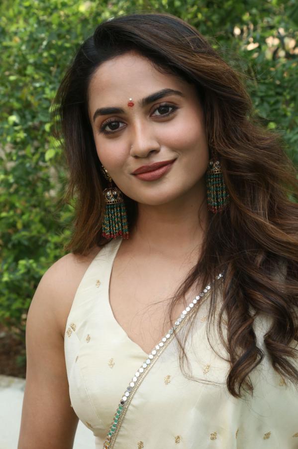 teju-aswini-stills-10.jpg