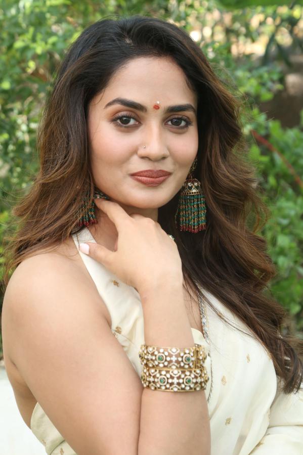 teju-aswini-stills-14.jpg