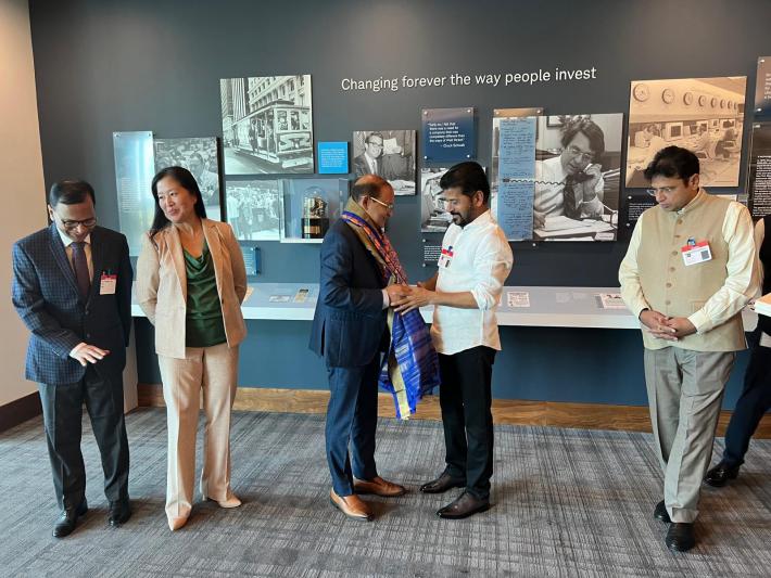 telangana-cm-meets-charles-schwab-technology-delegates-2.jpg