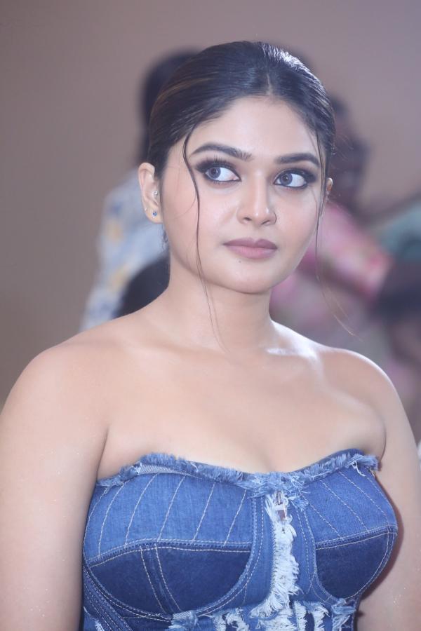 vaibhavi-shandilya-stills-2.jpg