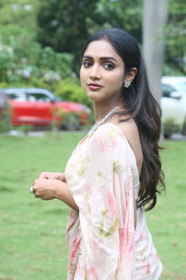 vaishali-raj-stills-11.jpg