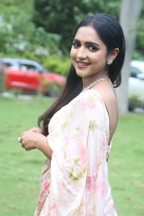 vaishali-raj-stills-13.jpg