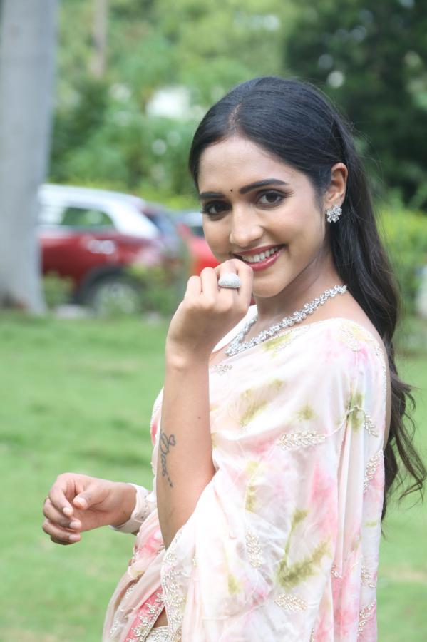 vaishali-raj-stills-15.jpg