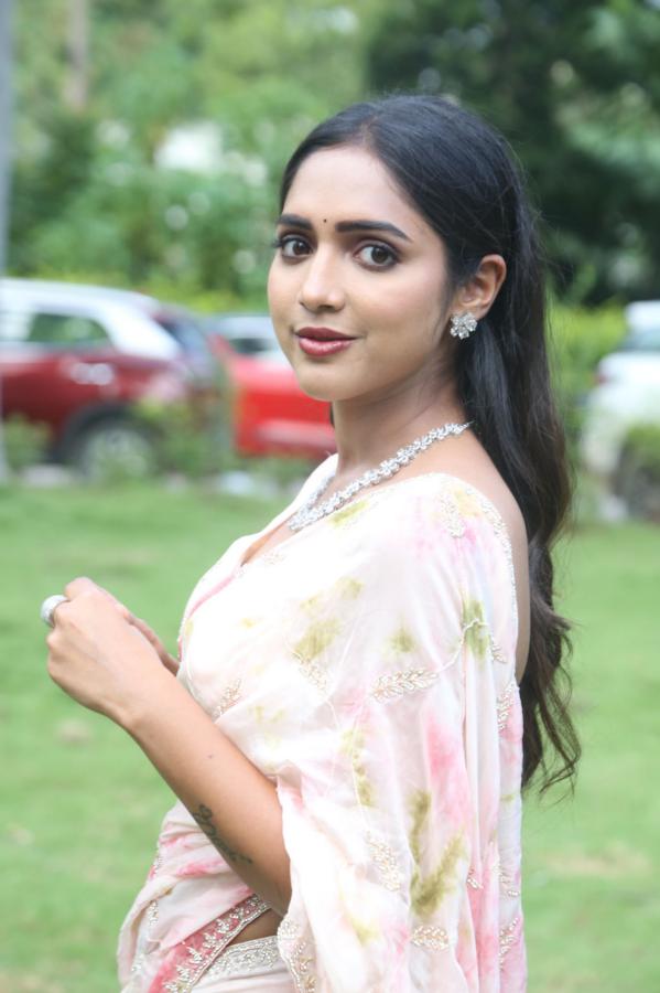 vaishali-raj-stills-16.jpg