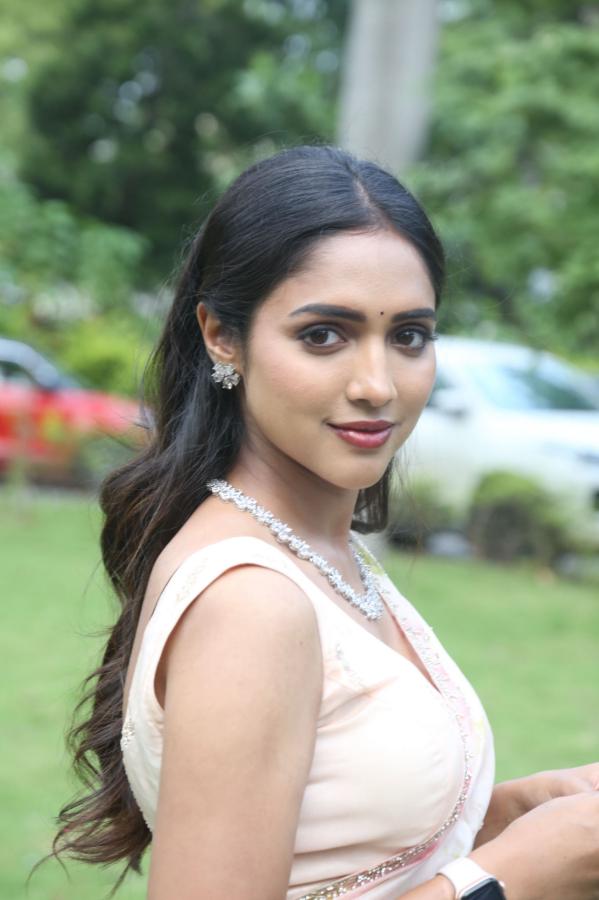vaishali-raj-stills-20.jpg