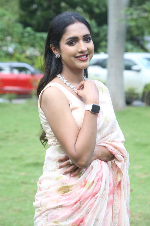 vaishali-raj-stills-7.jpg