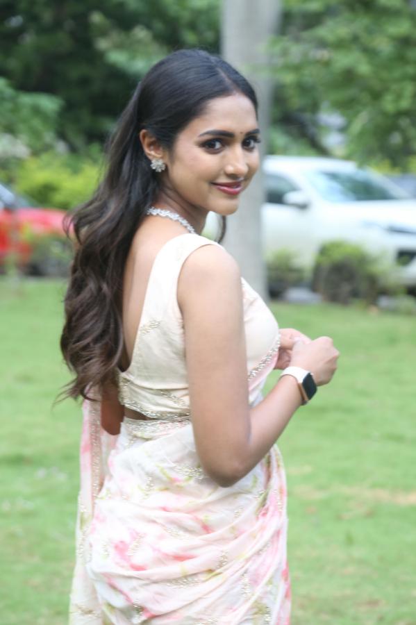 vaishali-raj-stills-8.jpg