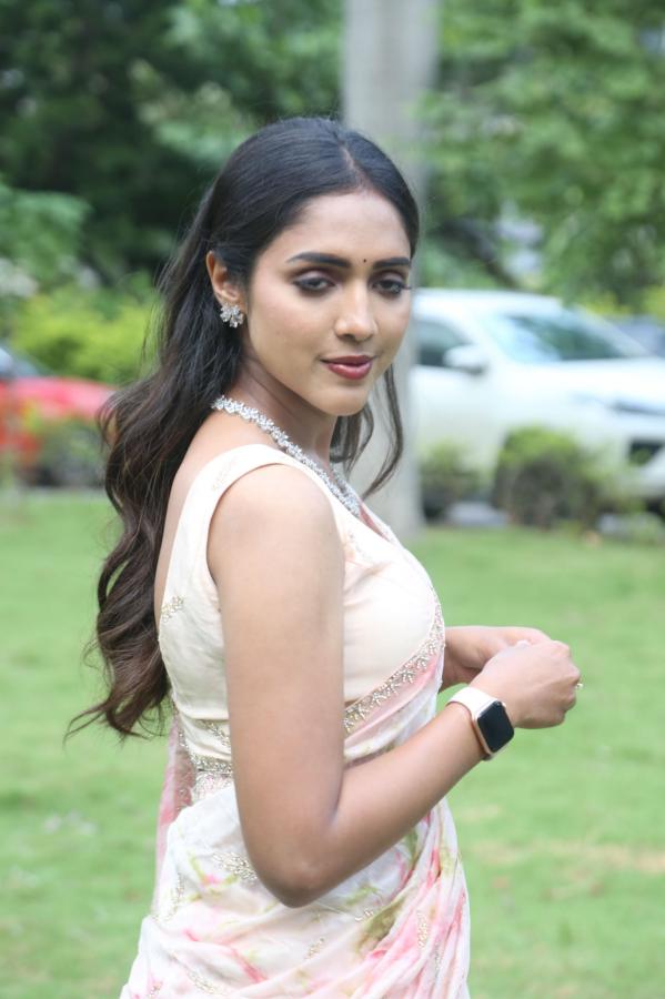 vaishali-raj-stills-9.jpg