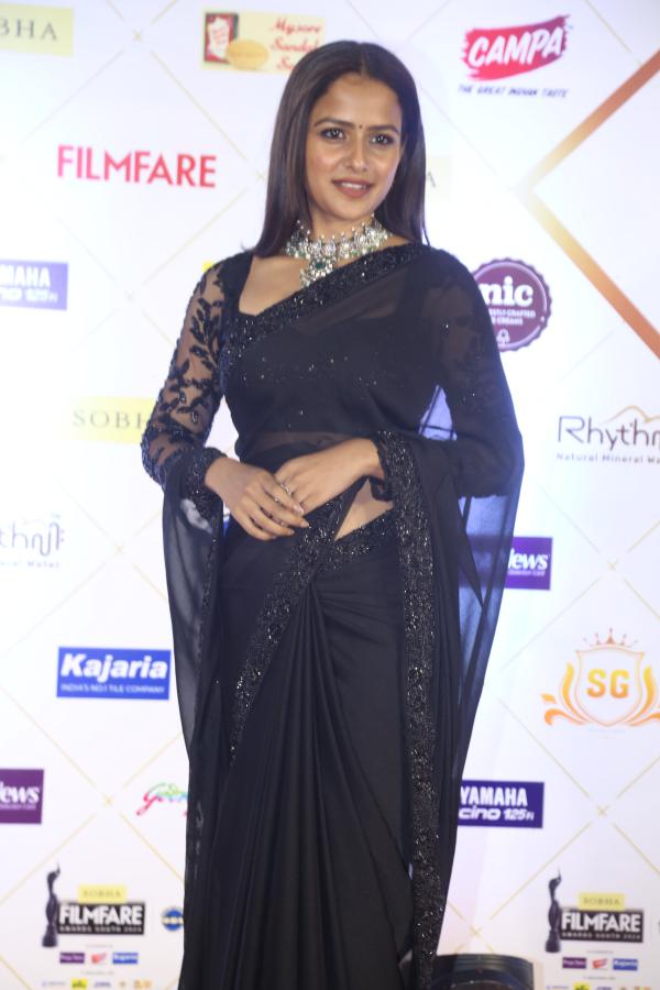 vaishnavi-chaitanya-at-filmfare-awards-13.jpg
