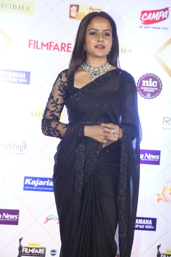 vaishnavi-chaitanya-at-filmfare-awards-14.jpg