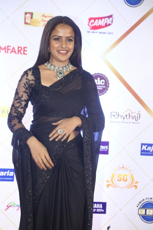 vaishnavi-chaitanya-at-filmfare-awards-7.jpg