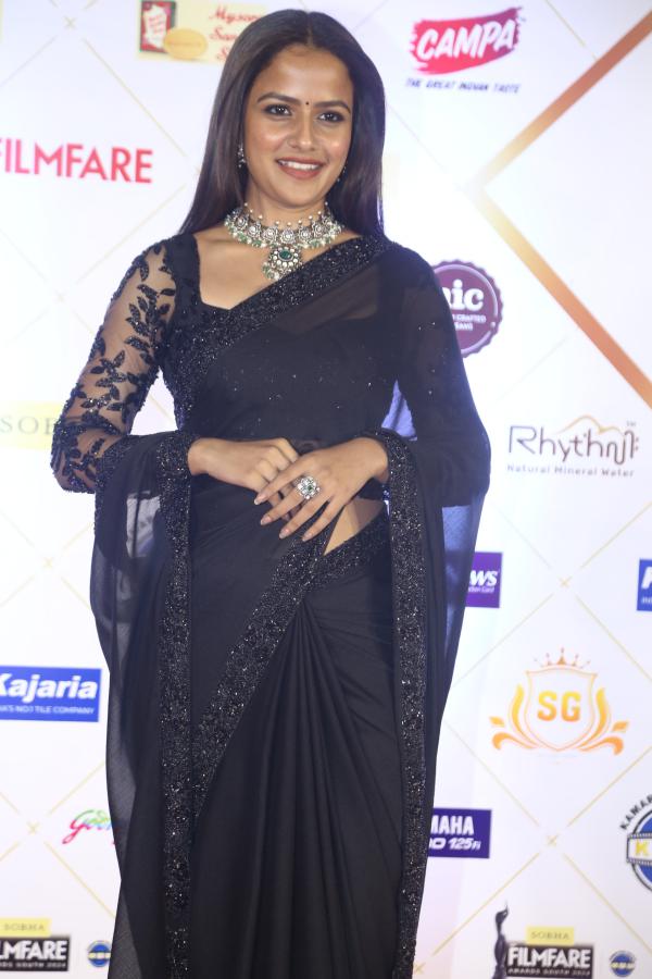 vaishnavi-chaitanya-at-filmfare-awards-9.jpg