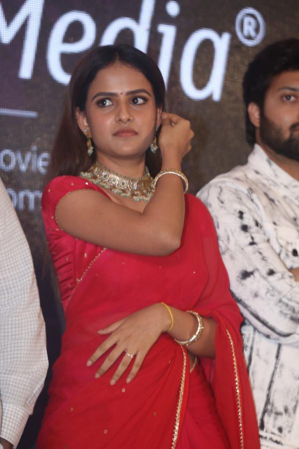 vaishnavi-chaitanya-stills-10-19.jpg