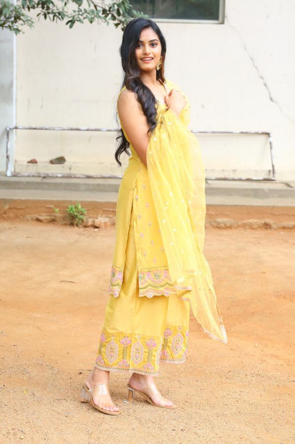 vaishnavi-krishnamurthy-stills-16.jpg