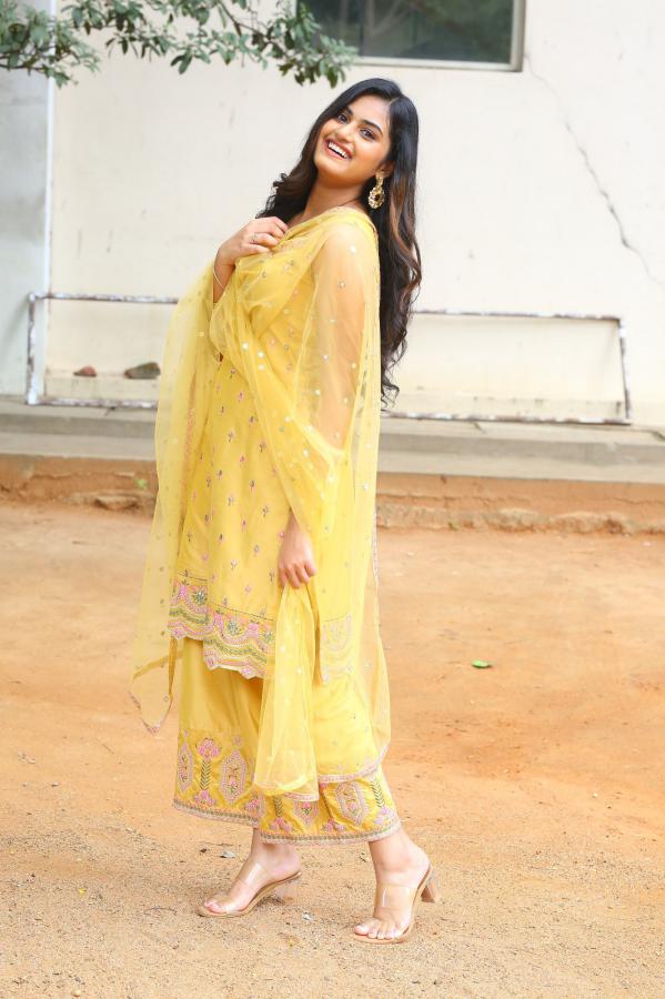 vaishnavi-krishnamurthy-stills-17.jpg