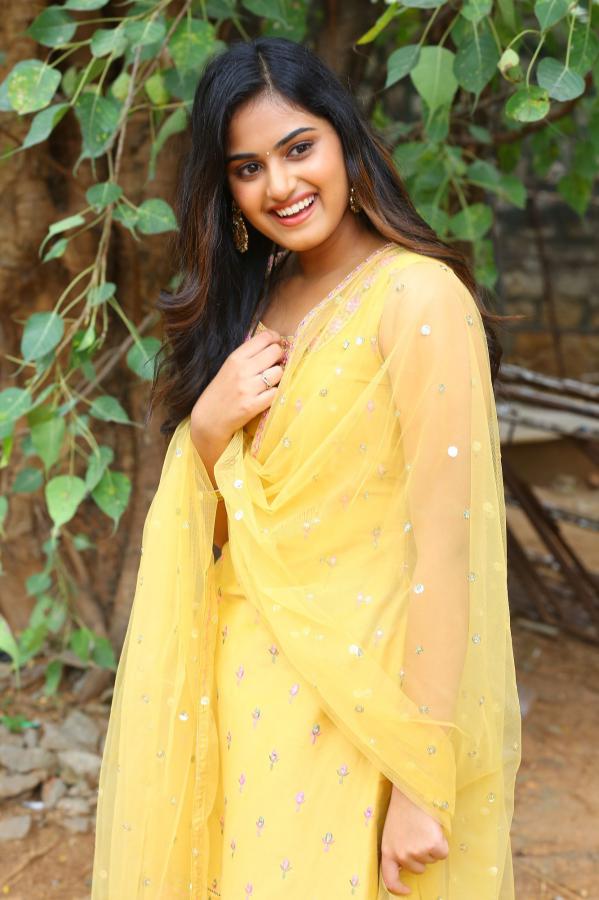 vaishnavi-krishnamurthy-stills-3.jpg