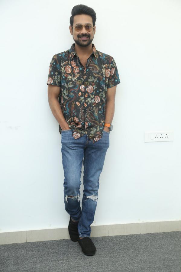 varun-sandesh-stills-2-10.jpg