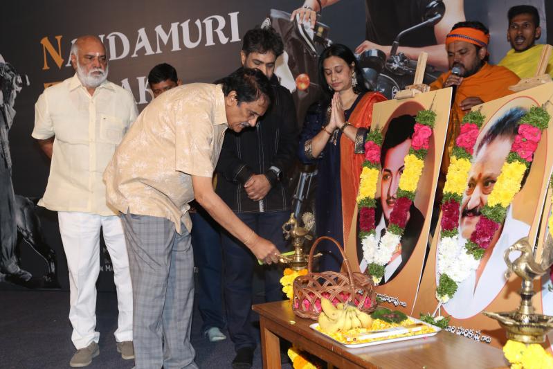 yvs-chowdary-new-movie-hero-introducing-pm-21.jpg