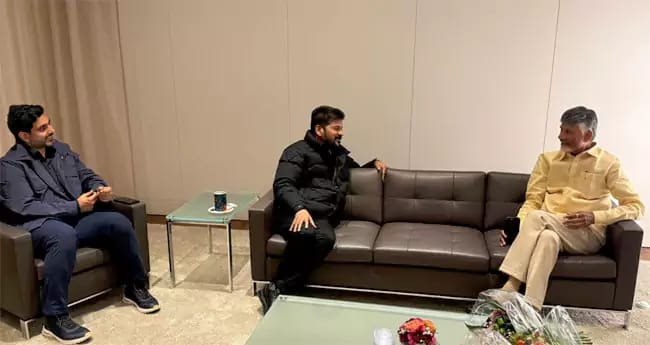 Zurich Airport  :జ్యురిచ్‌ ఎయిర్‌పోర్టులో కలుసుకున్న చంద్రబాబు, రేవంత్‌ రెడ్డి