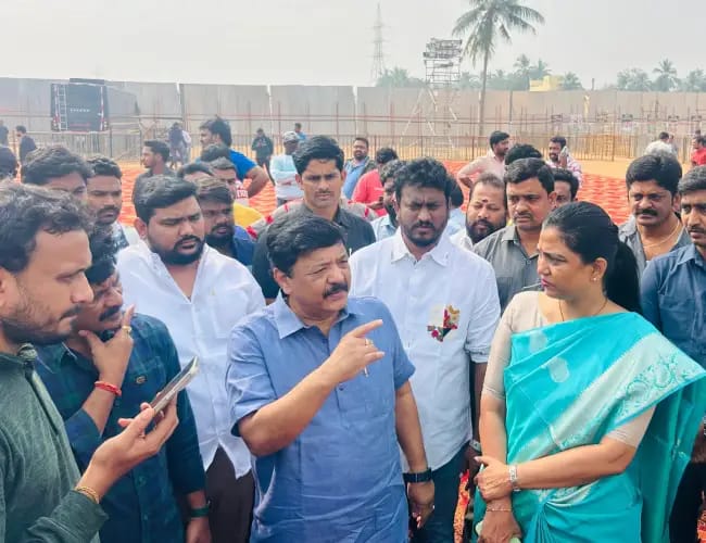 Game Changer : గేమ్ ఛేంజర్ ప్రీ రిలీజ్ ఈవెంట్.. ఏర్పాట్లు పరిశీలించిన మంత్రి