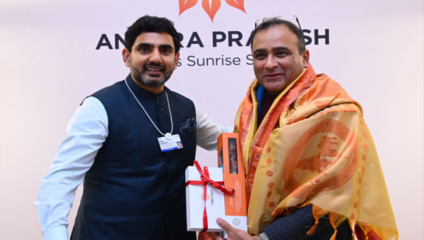 Davos: ష్నైడర్ ఎలక్ట్రిక్ సిఇఓ దీపక్ శర్మతో మంత్రి లోకేష్ భేటీ