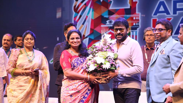 Chiranjeevi: ఇండ‌స్ట్రీలో టాలెంట్‌తో పాటు, చ‌క్క‌టి ప్ర‌వ‌ర్త‌న కూడా ఉండాలి.. : చిరంజీవి